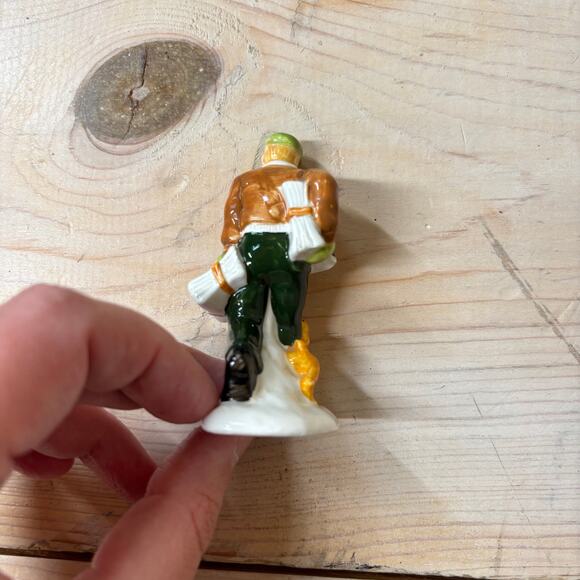 Department 56 EUC Vintage 1993 Village News Delivery Mail Carrier Ceramic - Picture 5 of 7